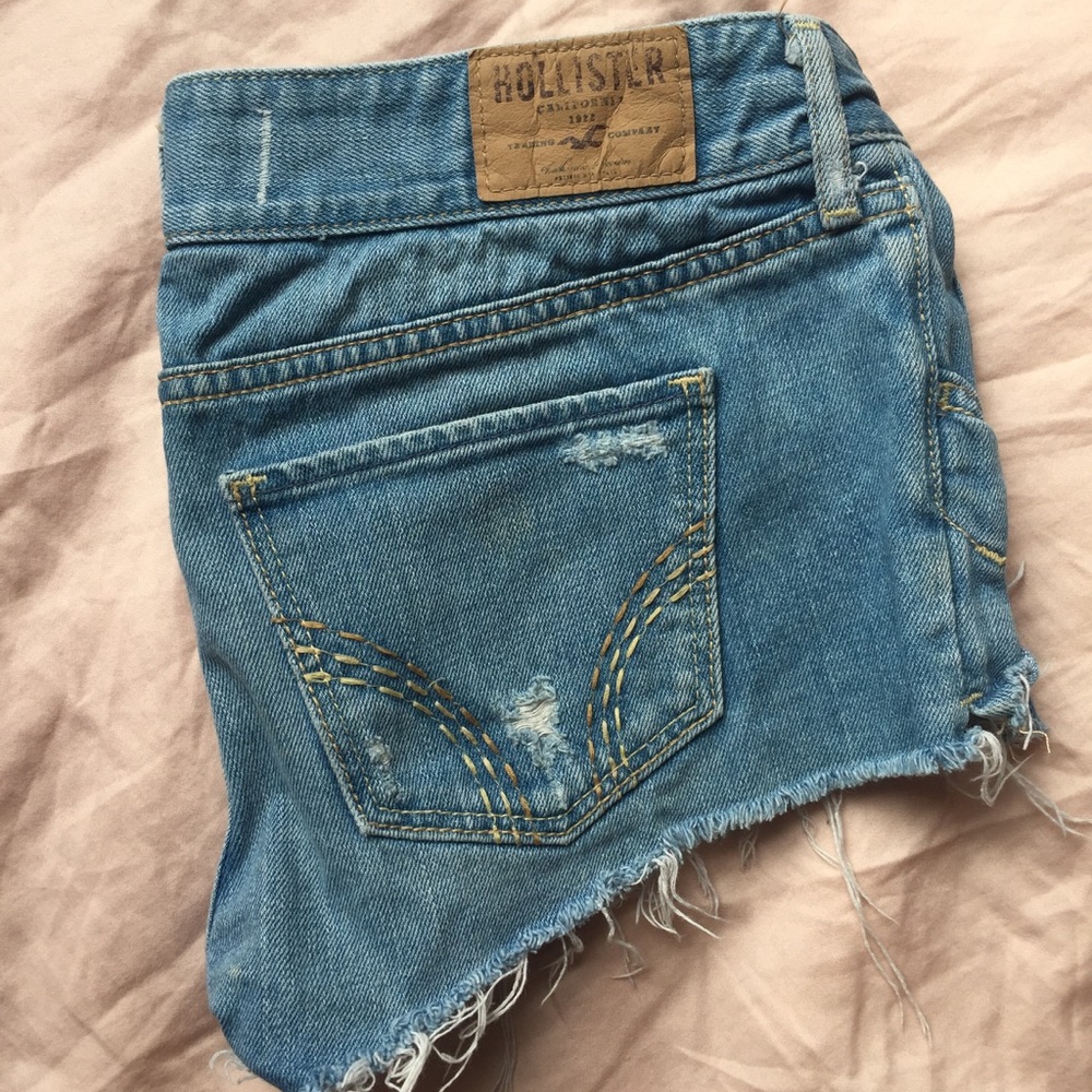 Short jeans shorts run small! I'd say size 3/4